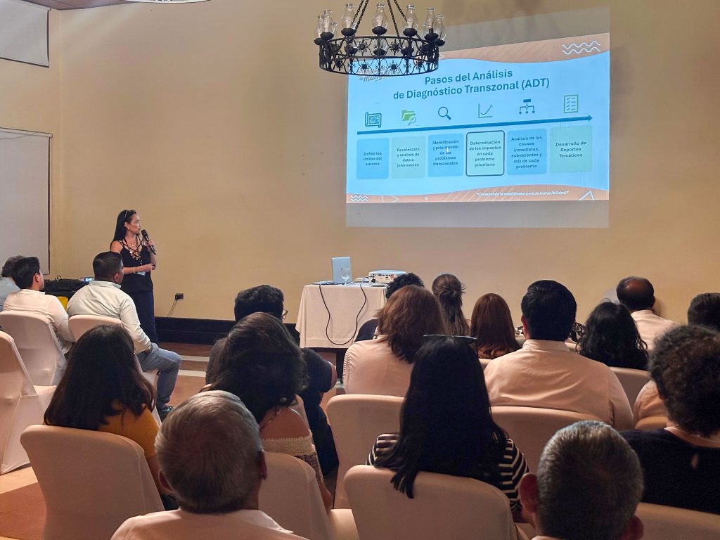 Guatemala presenta diagnóstico sobre el estado del ambiente marino-costero del Pacífico 2 regina sanchez presentacion b