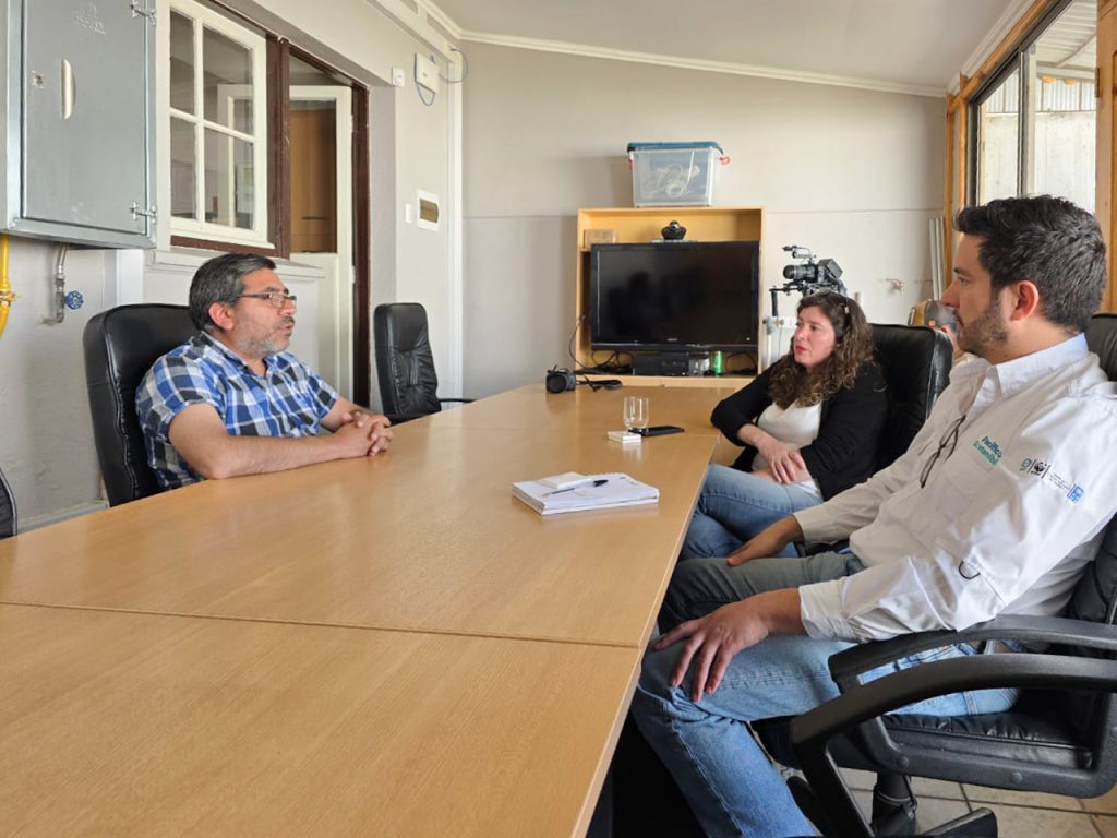 Viajar al mañana para transformar nuestro presente 3 ©WWF Mesoamerica – ME visit meeting at the Fisheries Undersecretariat in Coquimbo